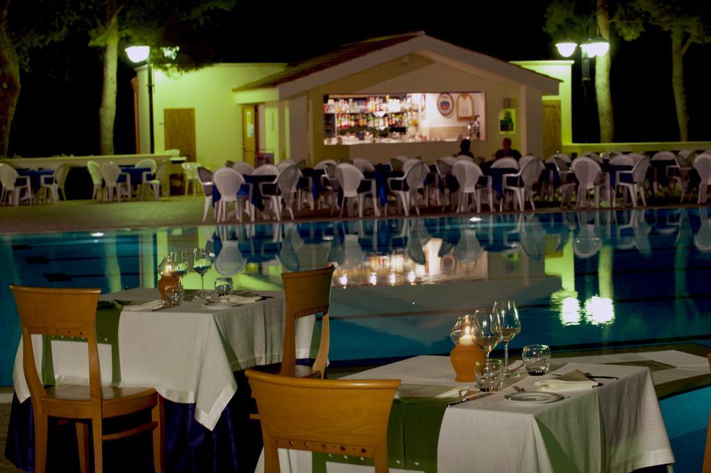Hotel Portonuovo Βιέστε Δωμάτιο φωτογραφία